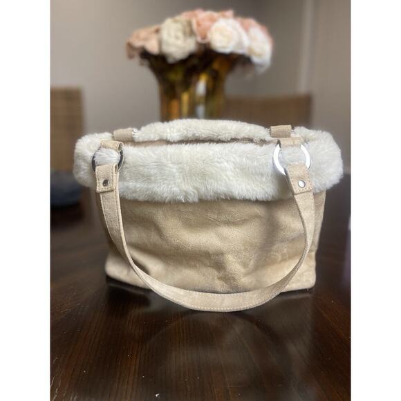 Bath and body works quilted fuax fur hand bag​​ - Picture 4 of 7